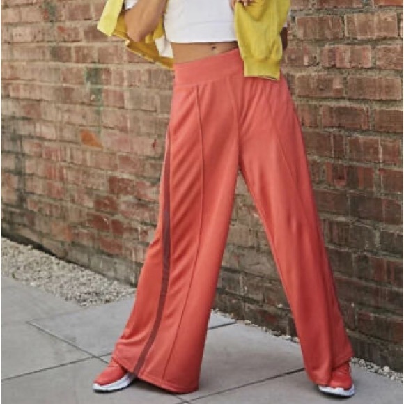 BNWOT Free People Movement Game Winner Side Stripe Pull On Wide Leg Pants - Picture 7 of 7